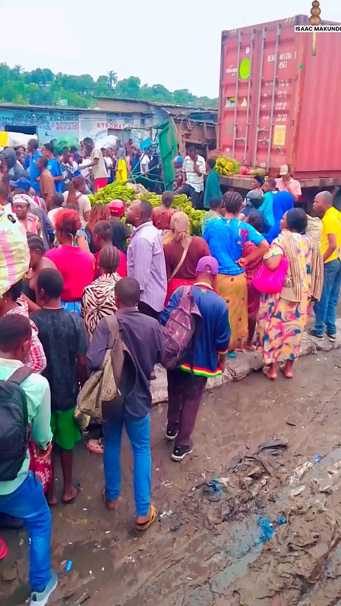 Kinshasa : un grave accident de circulation fait plusieurs morts au rond-point Ngaba .