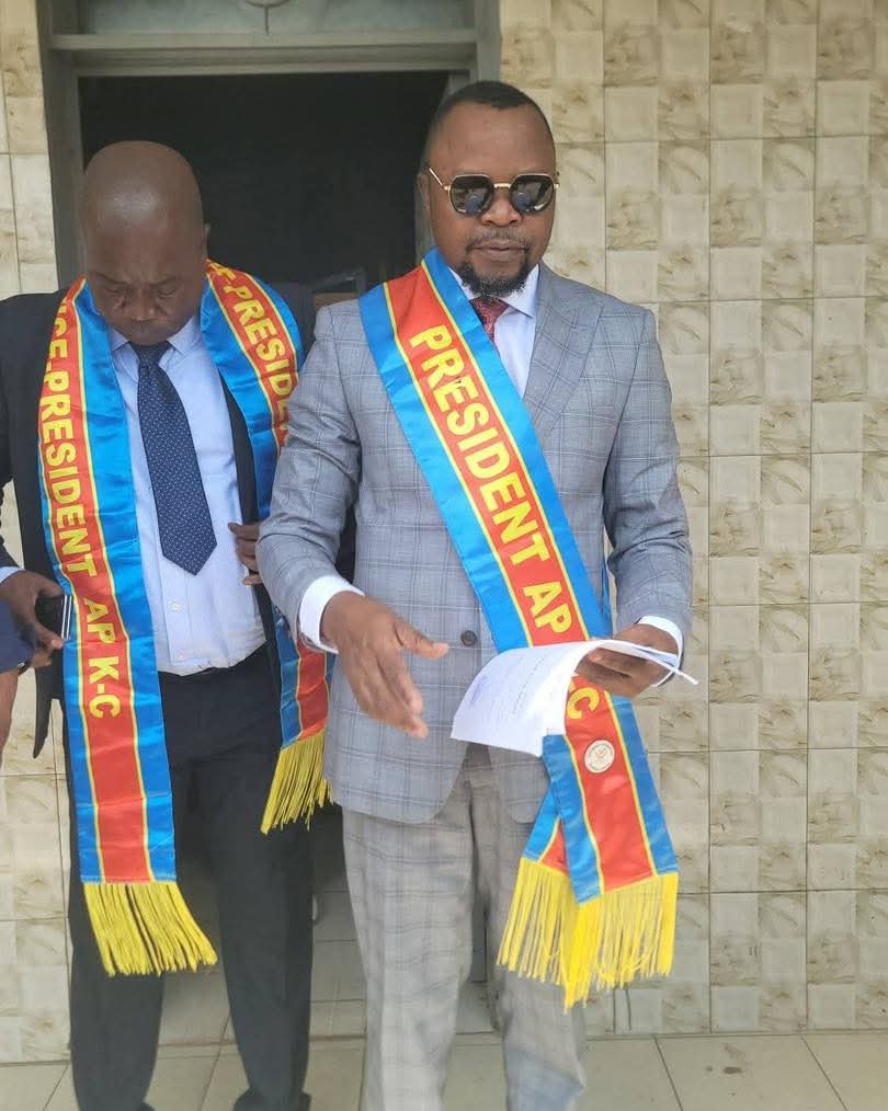 ⚖️ KONGO CENTRAL : PAPY MANTEZOLO RÉHABILITÉ, PLÉNIÈRE SUR GRÂCE BILOLO SUSPENDUE.